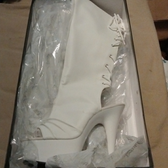 Pleaser Shoes - Pleaser white knee high stripper boots